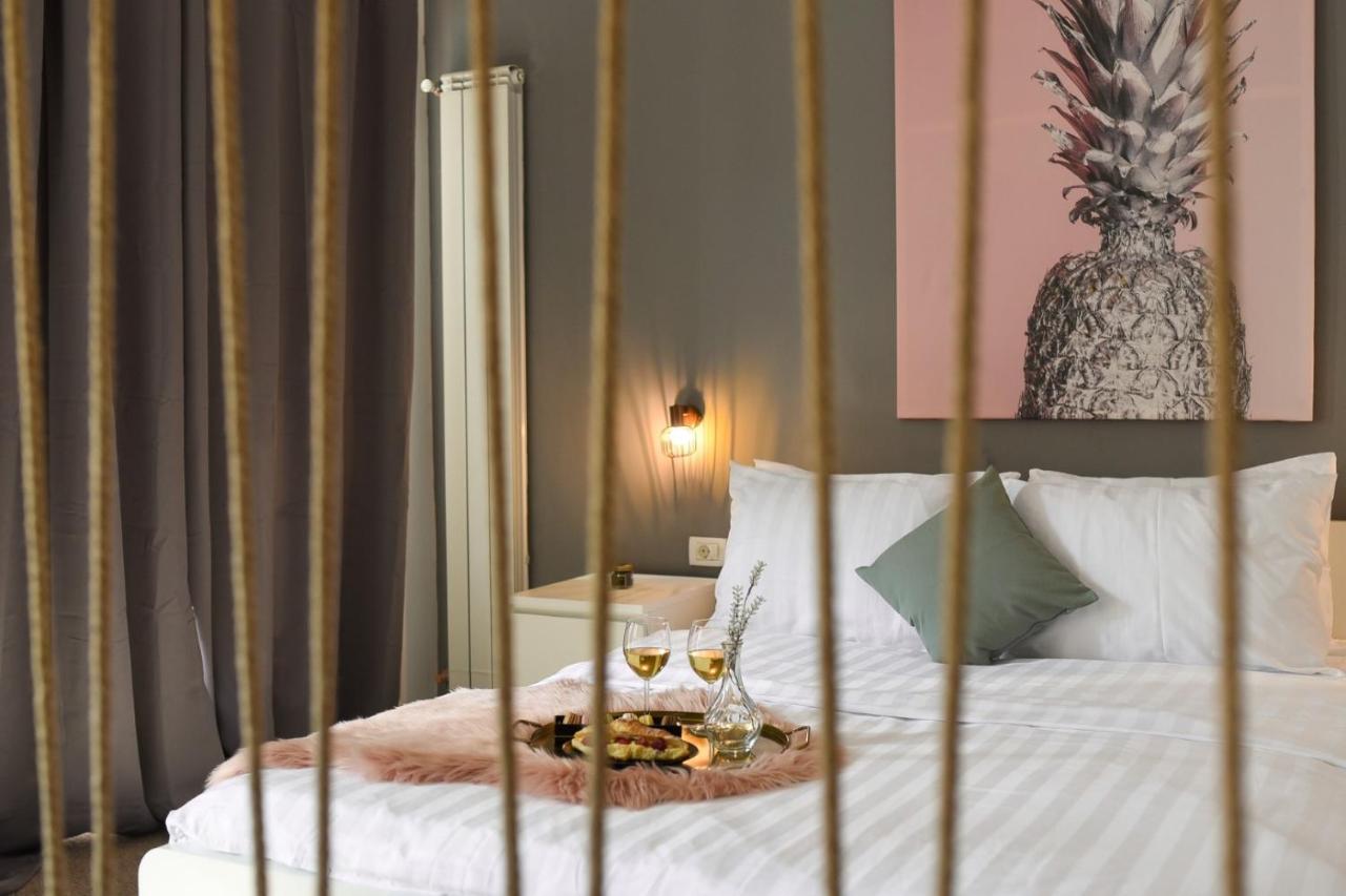 Best Location Old Town - New Studio Букурещ Екстериор снимка