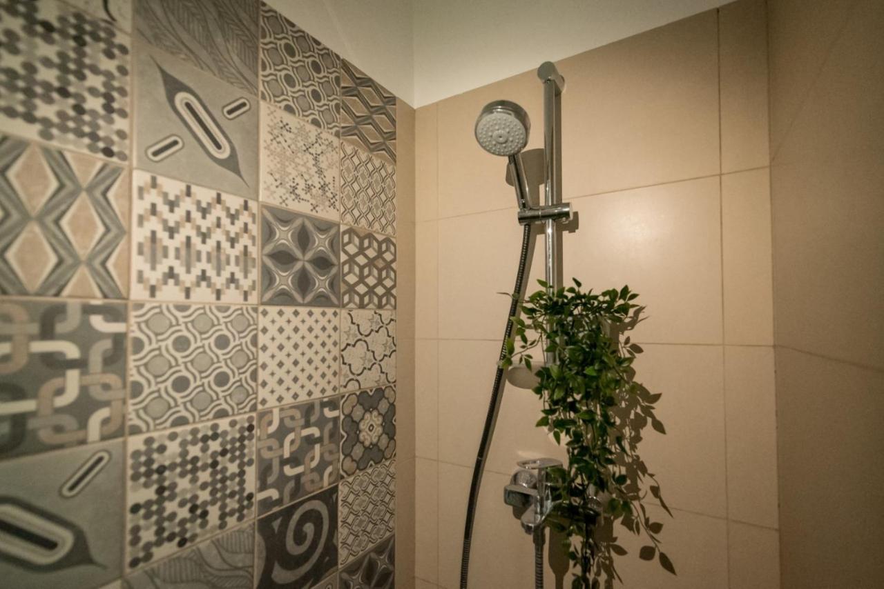 Best Location Old Town - New Studio Букурещ Екстериор снимка