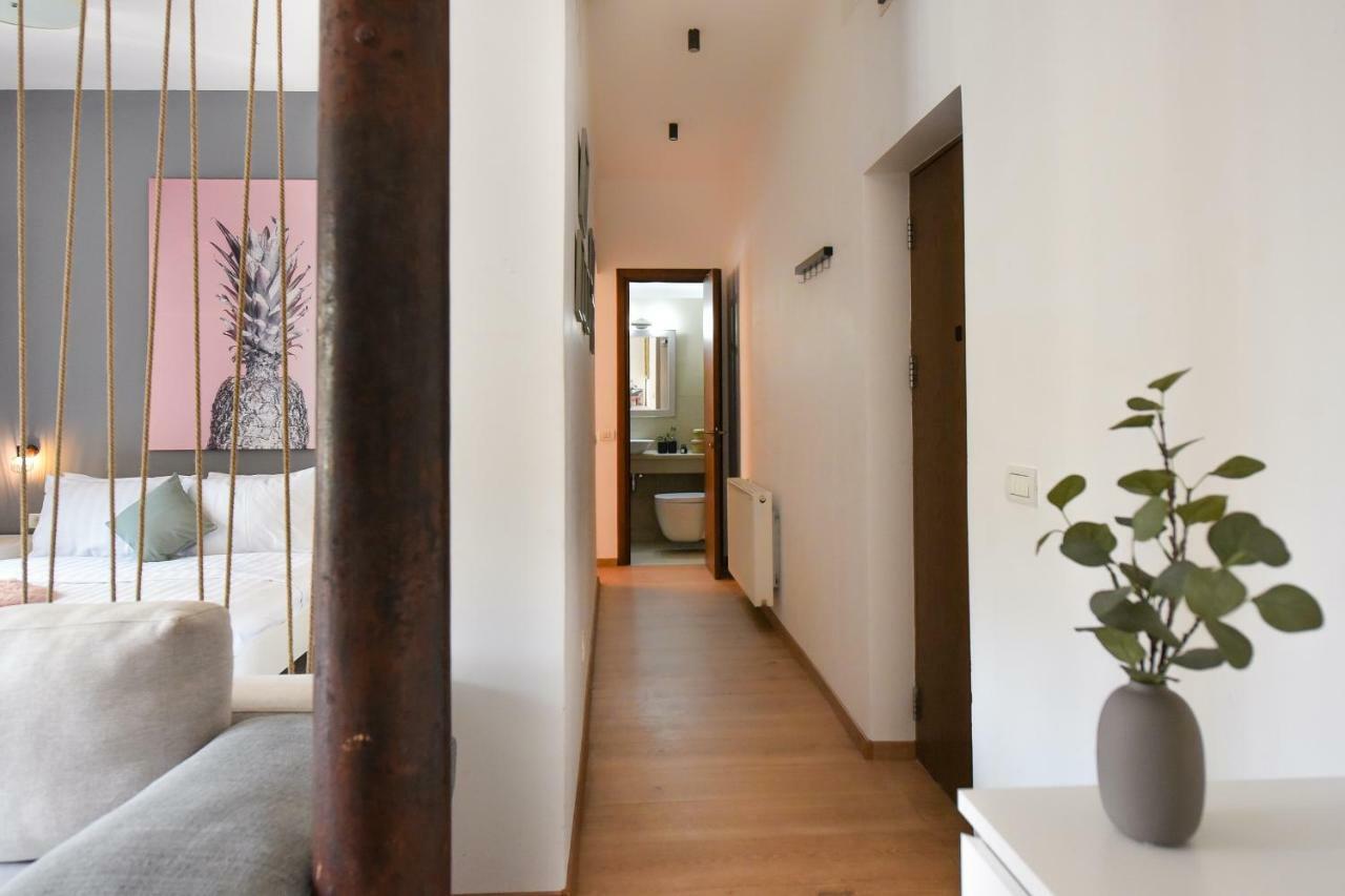 Best Location Old Town - New Studio Букурещ Екстериор снимка