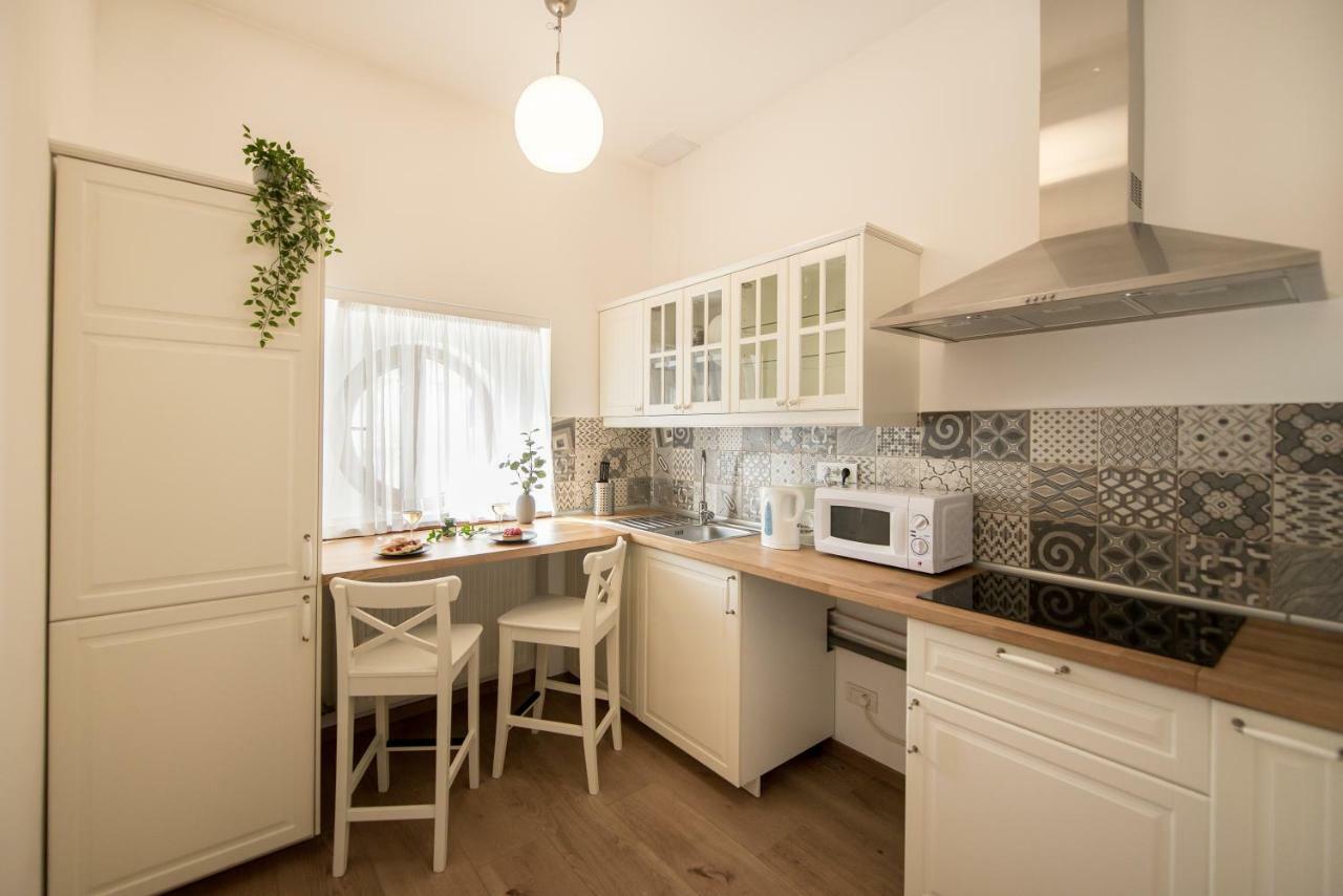 Best Location Old Town - New Studio Букурещ Екстериор снимка