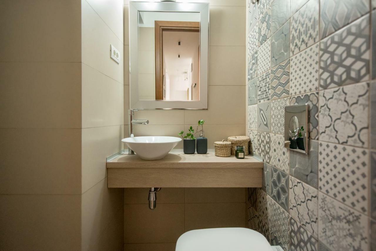 Best Location Old Town - New Studio Букурещ Екстериор снимка